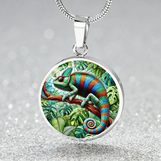 The Vibrant Chameleon Circle Pendant Necklace